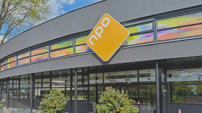 Evaluatiecommissie concludeert ‘te veel kapiteins bij NPO’; directeuren, managers, CEO’s, chefs, zenderbazen, afdelingshoofden, commissie- en bestuursleden oneens