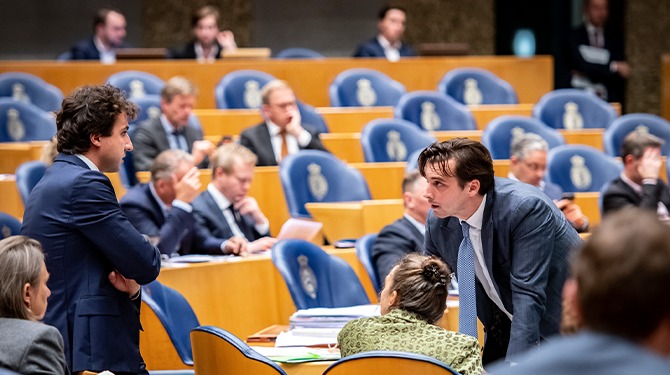 Baudet biedt Klaver excuses aan: ‘Прости’