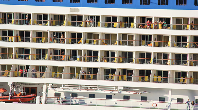 Passagier cruiseschip: ‘Ik ga écht niet thuis 6 weken in een kleine ruimte verblijven’