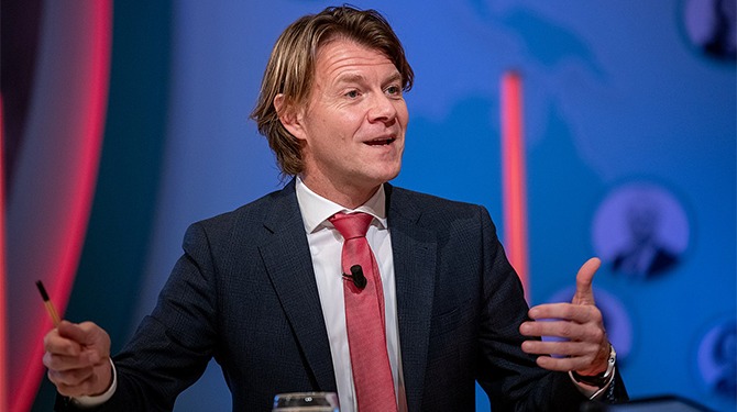 Migranten nodig om kabinet te vullen met mensen buiten formerende partijen