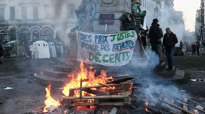 Brussel: alle EU-landen moeten 2% investeren in defensie tegen boerenprotesten