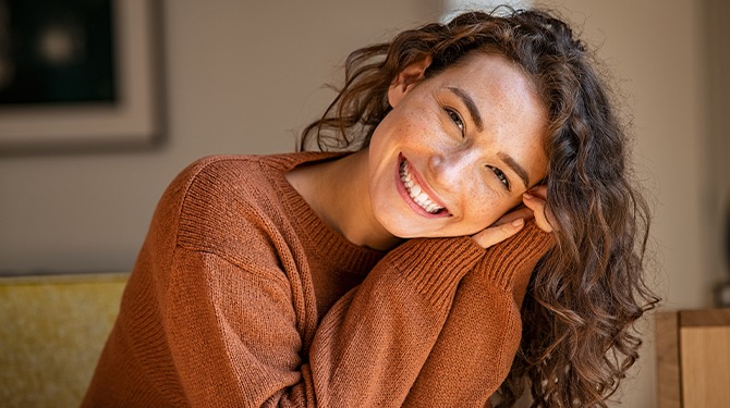Samira is ongevoelig voor slutshaming want ze heeft twee pikken in haar oren