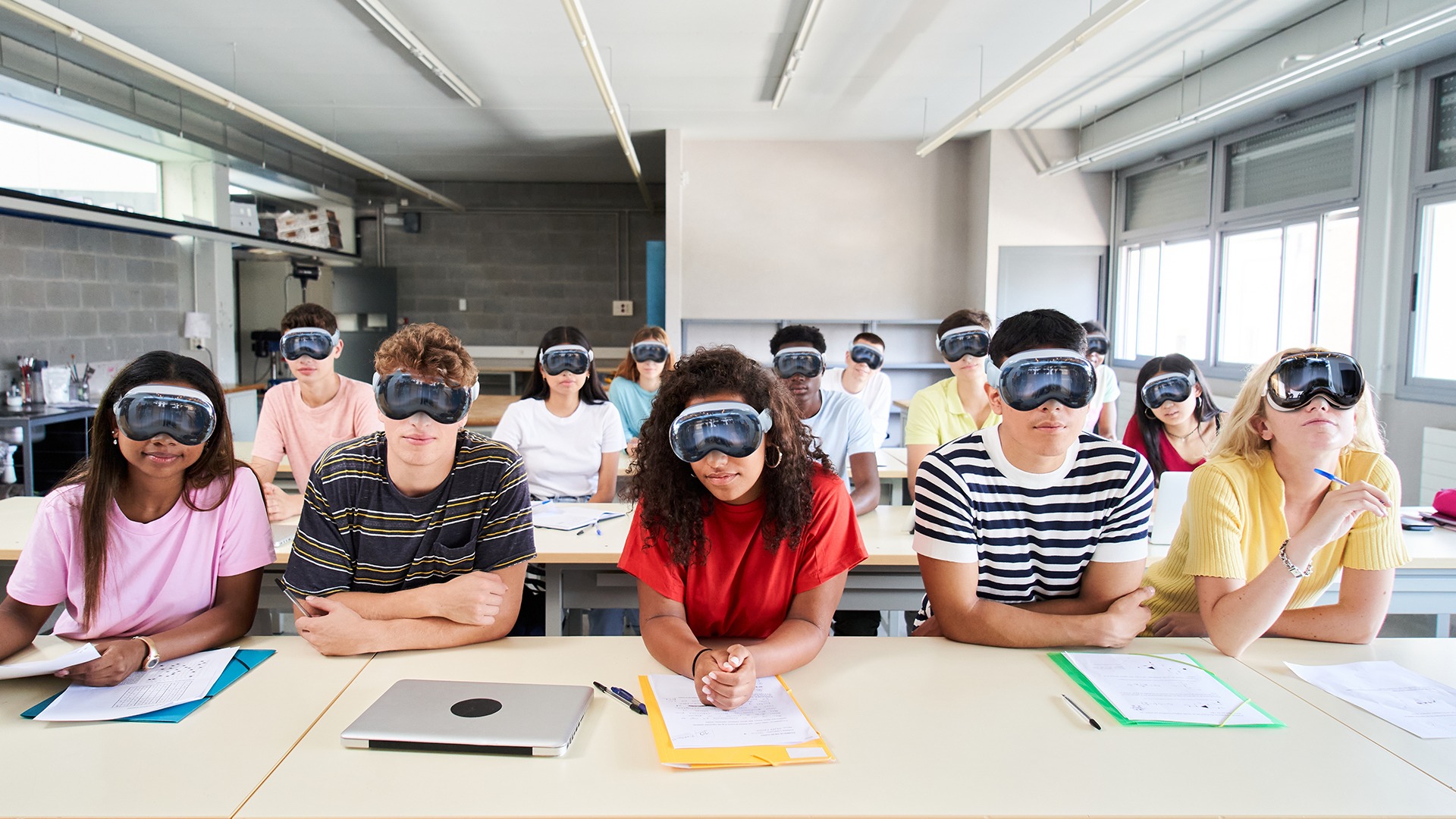 Moeten de VR-brillen uit de klas geweerd worden?