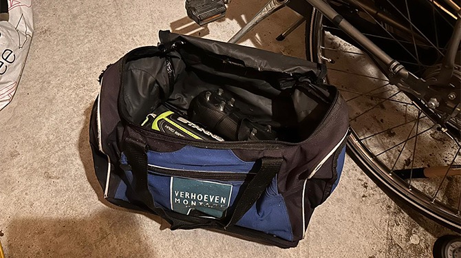 Nieuwe vorm van leven ontdekt in onbeheerde voetbaltas van Jochem