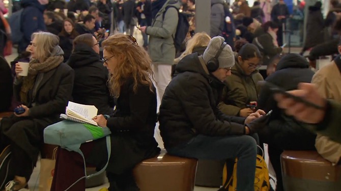 Gestrande reiziger Utrecht hoeft na 8 gratis NS-koffies in ieder geval niet meer op zoek naar een slaapplaats