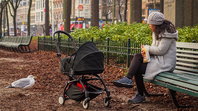 CBS pleit voor onveilige seks om geboortecijfer op peil te houden