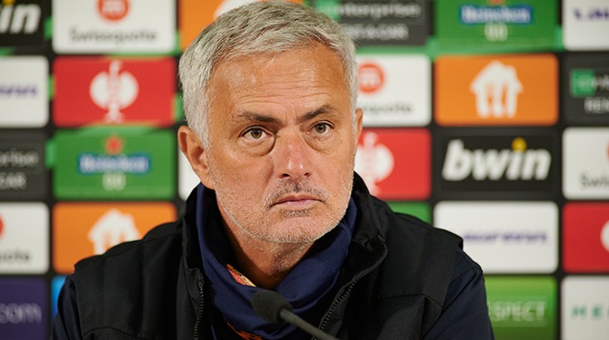 Mourinho niet blij met loting: 'Wéér Joep Schreuder'