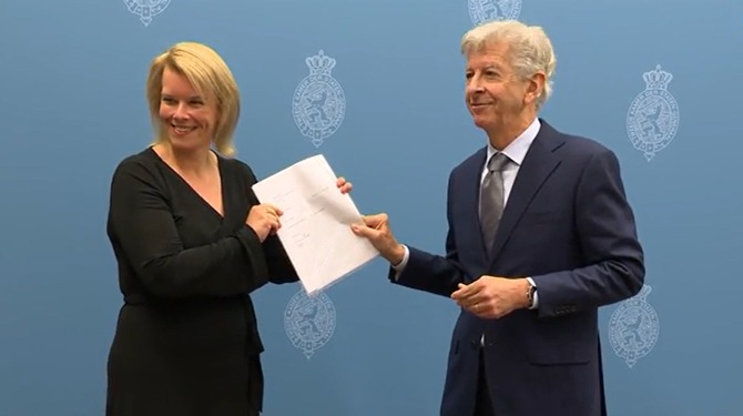 Plasterk adviseert 'stabiel' kabinet, tegen de duidelijke wil van de kiezer in