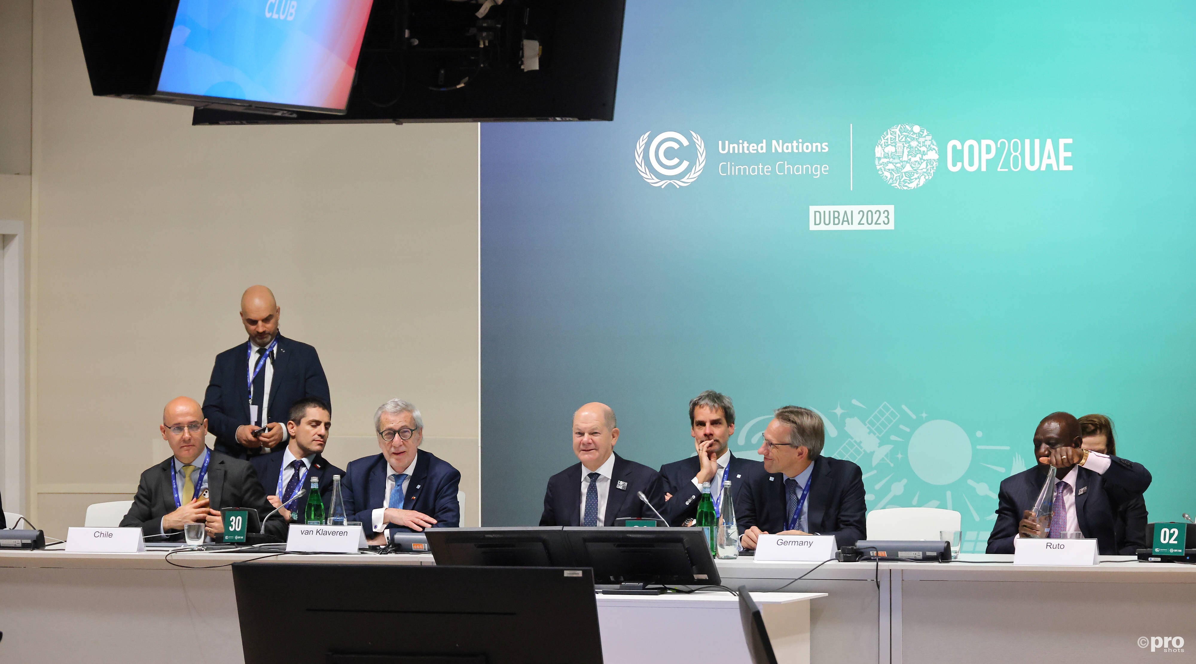 Klimaattop: ‘Als over 30 jaar de olie op is, gaan we onmiddellijk stoppen met boren’