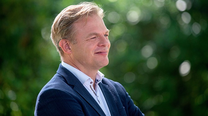 Provocatie? Omtzigt bezoekt Duits constitutioneel hof om druk op formatie op te voeren