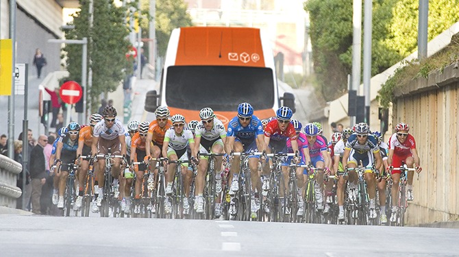 Peloton vreest voor agressieve volgauto’s dsm-firmenich PostNL