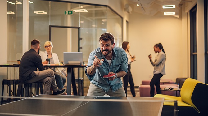 Gulle werkgever compenseert gebrek aan pensioenregeling met tafeltennistafel