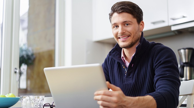 Man gebruikt restwarmte laptop om zijn hele huis te verwarmen