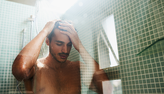 Joep bedenkt briljant idee onder de douche: nieuwe douchegel kopen