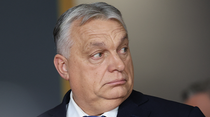 Viktor Orbán 'benieuwd' hoe dat precies werkt met die volmachten