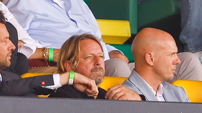 Directie Ajax naarstig op zoek naar dickpics Mislintat