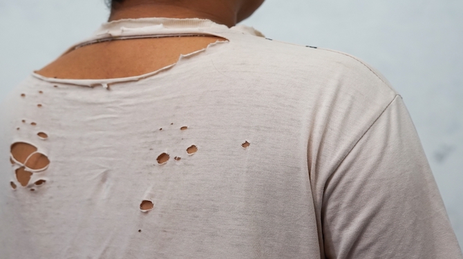 Kledingbedrijf trots op duurzaam initiatief: ‘Na 2 jaar zitten er zoveel gaten in dat het shirt volledig is verdwenen’