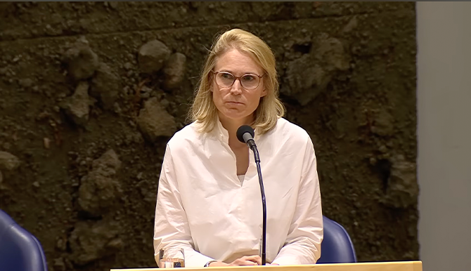 Minister Boekholt-O’Sullivan: ‘Lowlands en Afghanistan door elkaar gehaald’