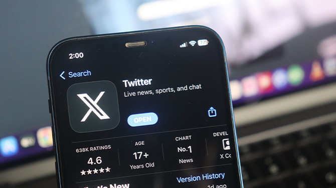 ‘X’ (voorheen Twitter) gaat na succesvolle media-aandacht verder als ‘X (voorheen Twitter)’ (voorheen X)