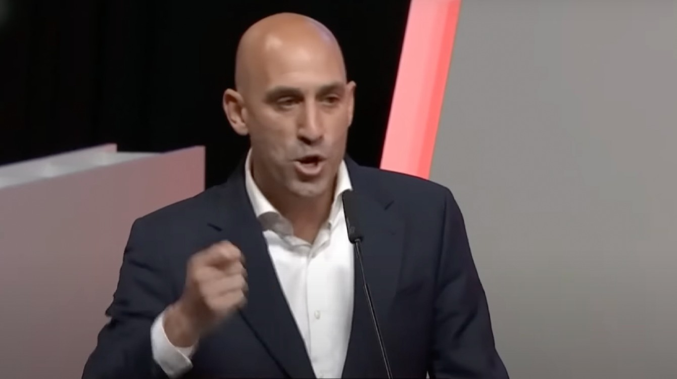 Spaanse bond na bestudering lichaamstaal: 'Rubiales wil wel degelijk opstappen'