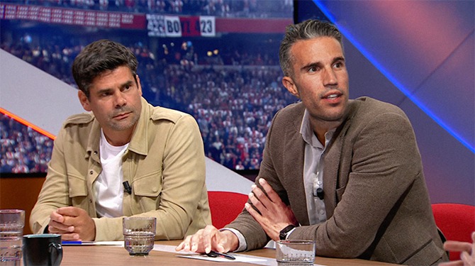 Robin van Persie eist brutaal stoel Van Hooijdonk op bij Studio Voetbal