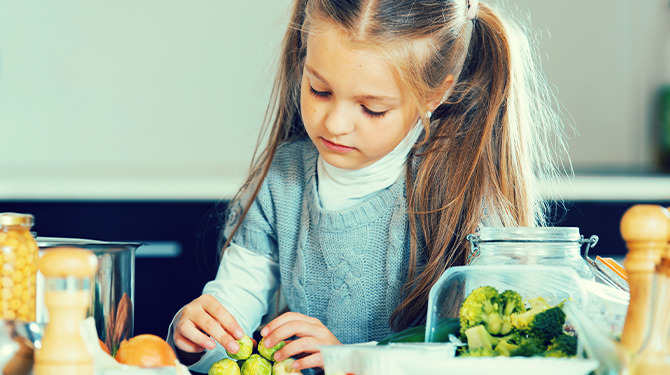 Eline (9) moet 18 spruitjes opeten, waarvan 6 voorwaardelijk