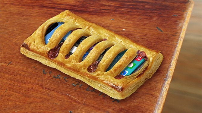 Scholieren smokkelen hun telefoon steeds creatiever het klaslokaal in