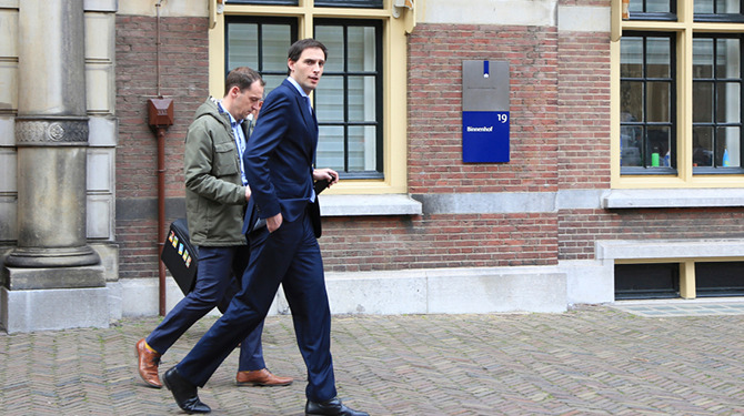 Gemeentes willen dat vertrekkende Haagse politici opgevangen worden in de regio