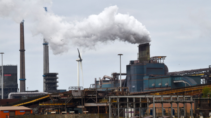 Tata Steel waarschuwt: je kunt kanker krijgen van demonstreren op ons terrein