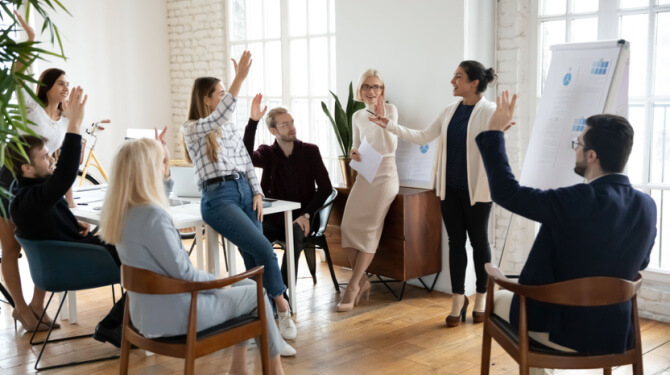 Vrouw na cursus heel goed in rollenspellen