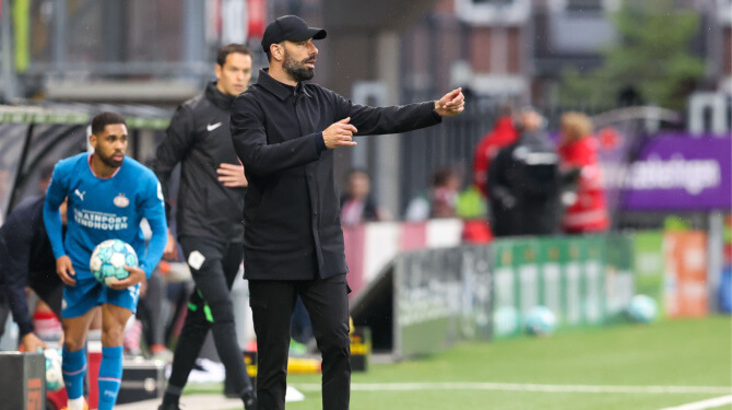 Helaas: sprookje waarin Van Nistelrooij door jeugdliefde werd gedwongen om trainer te worden ten einde