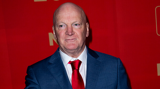Tragisch: deze man hoort de hele dag Arnold Karskens in z’n hoofd