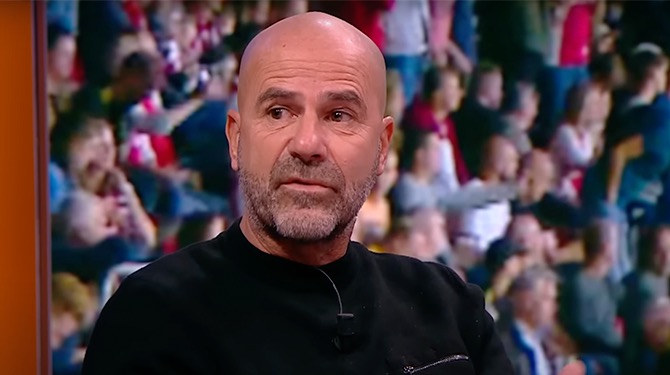 Peter Bosz belt naar Ajax om aan te geven ‘dat Ajax hem mag bellen’