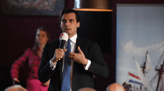 FvD ook laag in peilingen Forumland