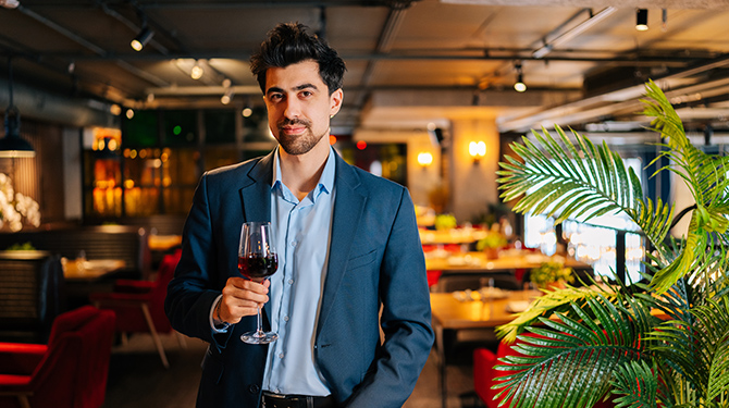 Jeffrey is geen alcoholist maar fulltime sommelier op vrijwillige basis