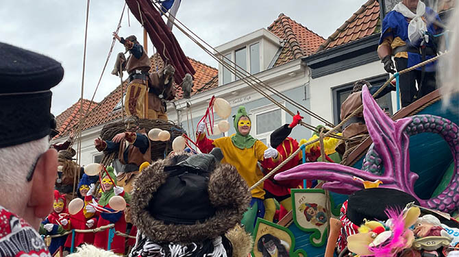 Man met 17 bier op hevig ontroerd door Carnavalstraditie