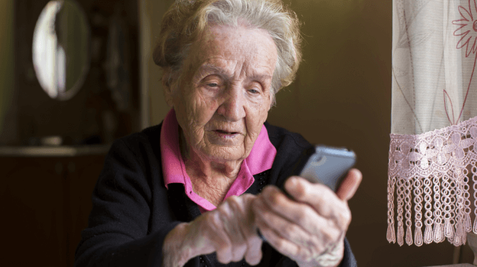 Overheid lanceert nieuwe app die ouderen moet helpen met worsteling in digitale wereld