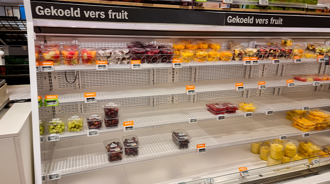 Door noodweer geëvacueerde Marokkanen schrikken enorm van nieuws over Nederlands frambozentekort