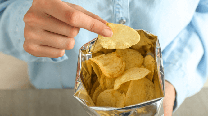 Stikstof in chipszakken: kunnen we het stikstofprobleem oplossen door meer chips te eten?