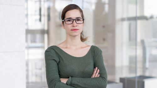 Vrouw heeft resting boss face