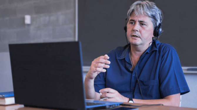Docent geeft schoolopdracht voortaan direct op aan ChatGPT