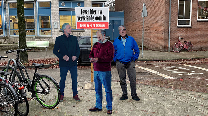 Zin in een rustige en gezellige kerst? Lever hier uw vervelende oom in!