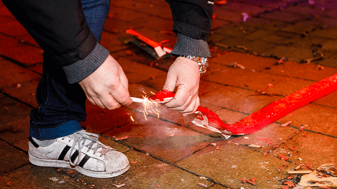Man steekt illegaal vuurwerk nu al af: ‘Anders wordt het met oud & nieuw te druk in ziekenhuis’