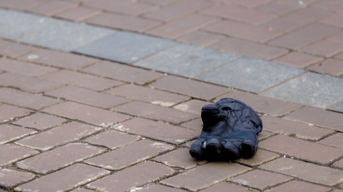 Jeremy doneert opnieuw handschoen aan de wereld