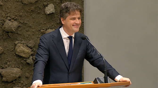 Kabinet presenteert slogan voor verhoging AOW-leeftijd: ‘Werken voor je kk geld’