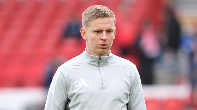 Ajax blundert en schrijft Zinchenko in voor Champions League