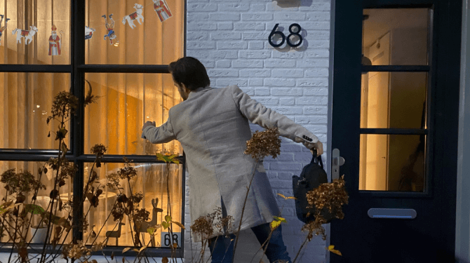 Deurwaarder verwacht veel succes wanneer hij vanavond aanklopt