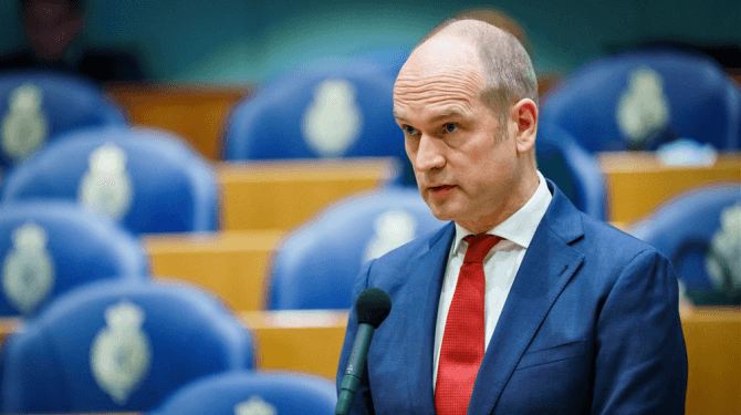 Gert-Jan Segers weer net niet fel genoeg voor bericht in media