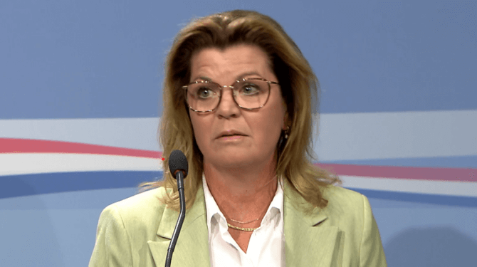 Royaal aanbod kabinet: als boerenbedrijven sluiten noemen wij ‘tractor’ voortaan ook ‘trekker’