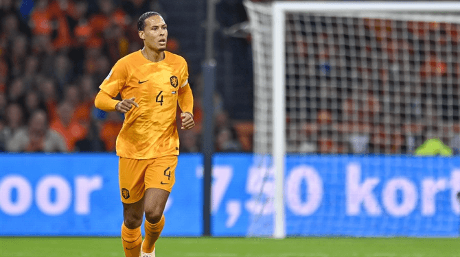 KNVB: 'Van Dijk gaat OneLove-onderbroek dragen'